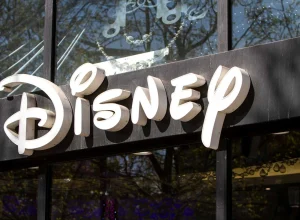 Disney acusa Google de violação de direitos autorais em 'escala massiva' ao treinar IA enquanto fecha acordo bilionário com OpenAI para licenciar personagens no Sora