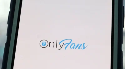 OnlyFans negocia venda de fatia minoritária por mais de US$ 3 bilhões após morte do fundador e mira serviços bancários para criadores
