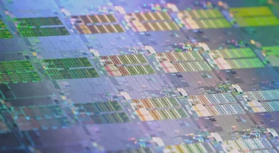 EUA ordenam suspensão de envio de equipamentos à Hua Hong, 2ª maior fabricante de chips da China, para frear avanço de chips de IA