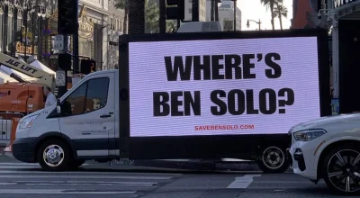 ‘Onde Está Ben Solo?’ — Caminhão de fãs circula estreia de The Mandalorian & Grogu em Hollywood na tentativa de ressuscitar The Hunt for Ben Solo