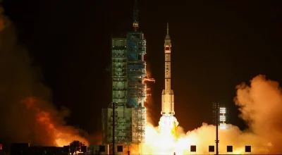 China lança Shenzhou-23 rumo à estação Tiangong: astronauta ficará 1 ano no espaço pela 1ª vez enquanto país se prepara para missões à Lua