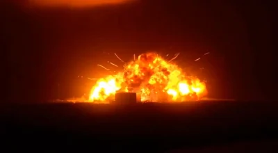 New Glenn da Blue Origin explode durante teste de ignição estática na Flórida; missão NG-4 com 48 satélites Amazon Leo é afetada