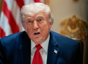 Trump assina decreto que dá ao governo acesso antecipado a modelos de IA, reduz prazo de avaliação para 30 dias e busca proteger vantagem sobre a China