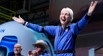 Morre Wally Funk, mulher mais velha a viajar ao espaço | G1