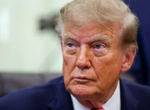 Trump diz que vai proibir o termo inteligência artificial
 | G1